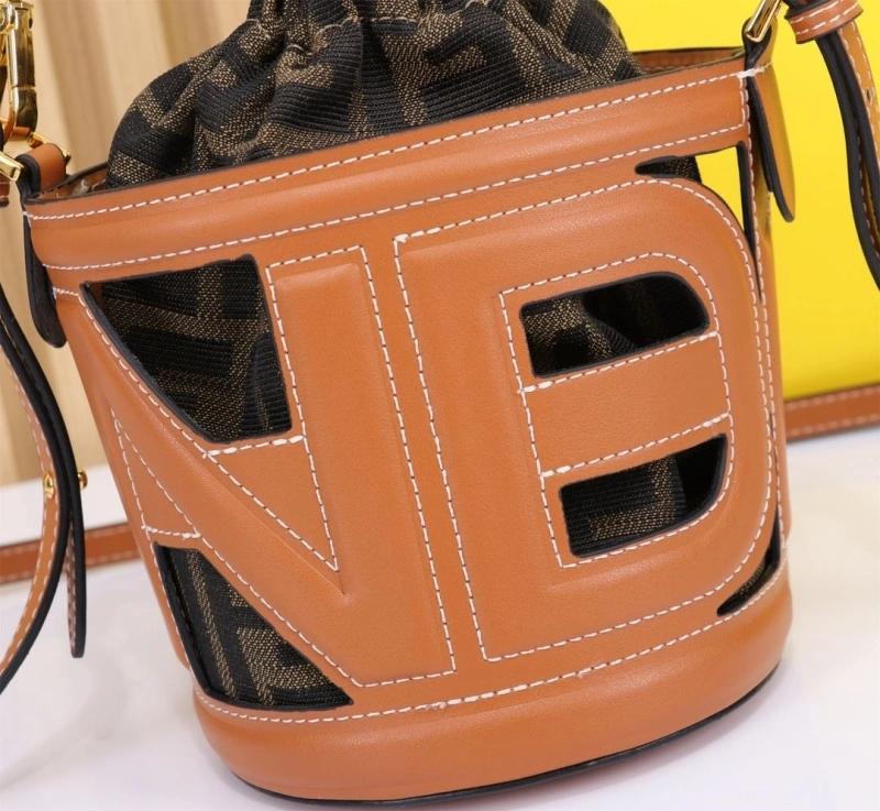 F**di bucket bags 4220-0039