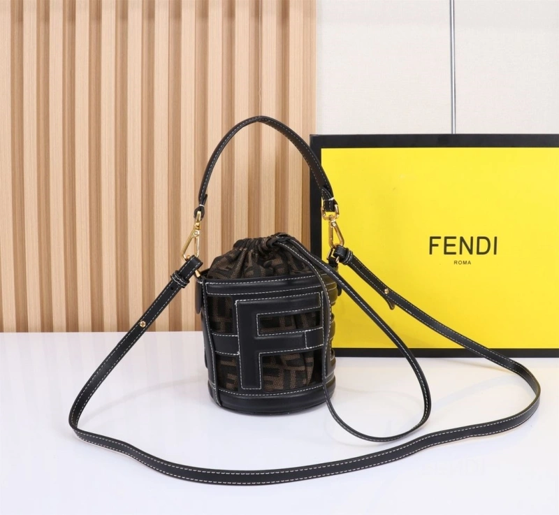 F**di bucket bags 4220-0040