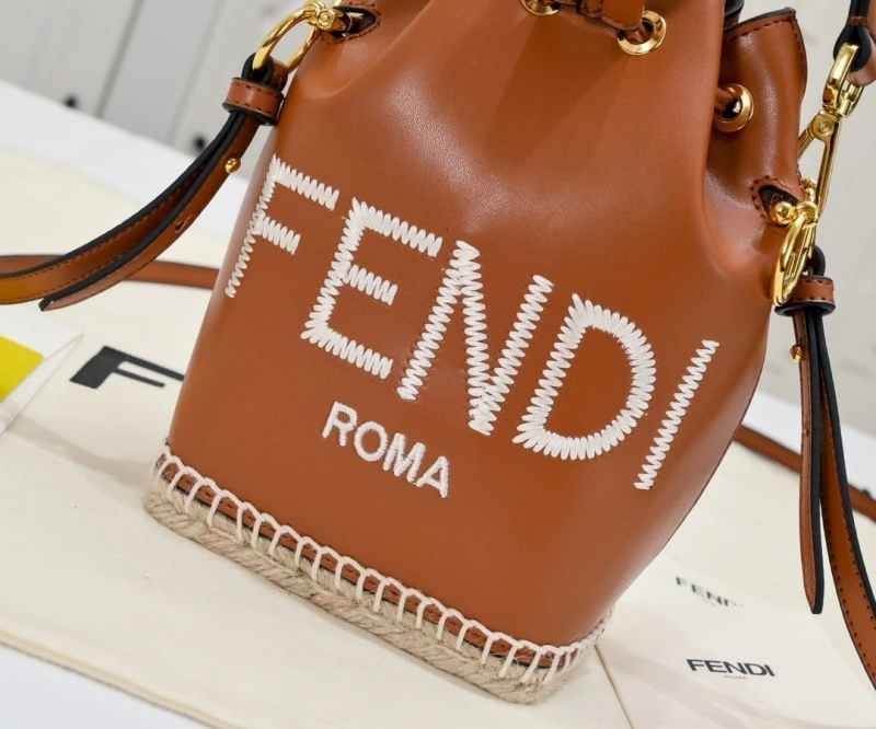F**di bucket bags 4220-0041