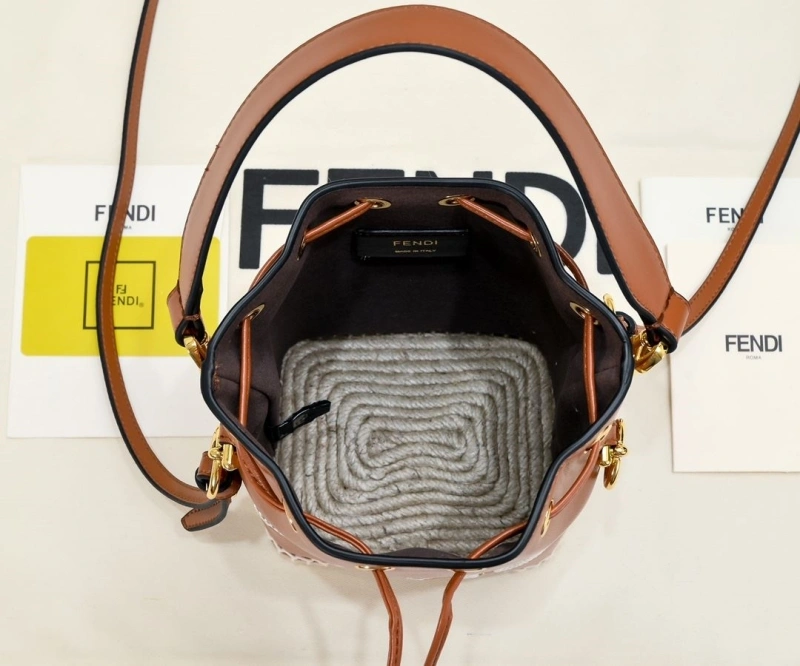 F**di bucket bags 4220-0041