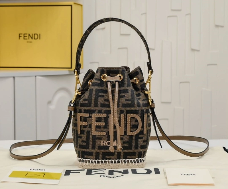 F**di bucket bags 4220-0042