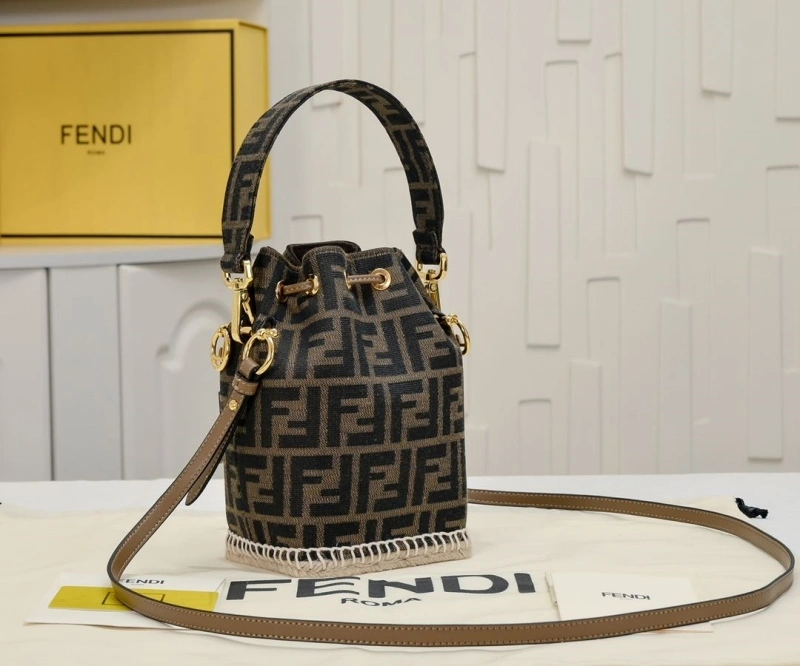F**di bucket bags 4220-0042