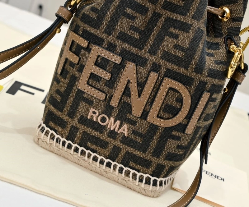 F**di bucket bags 4220-0042