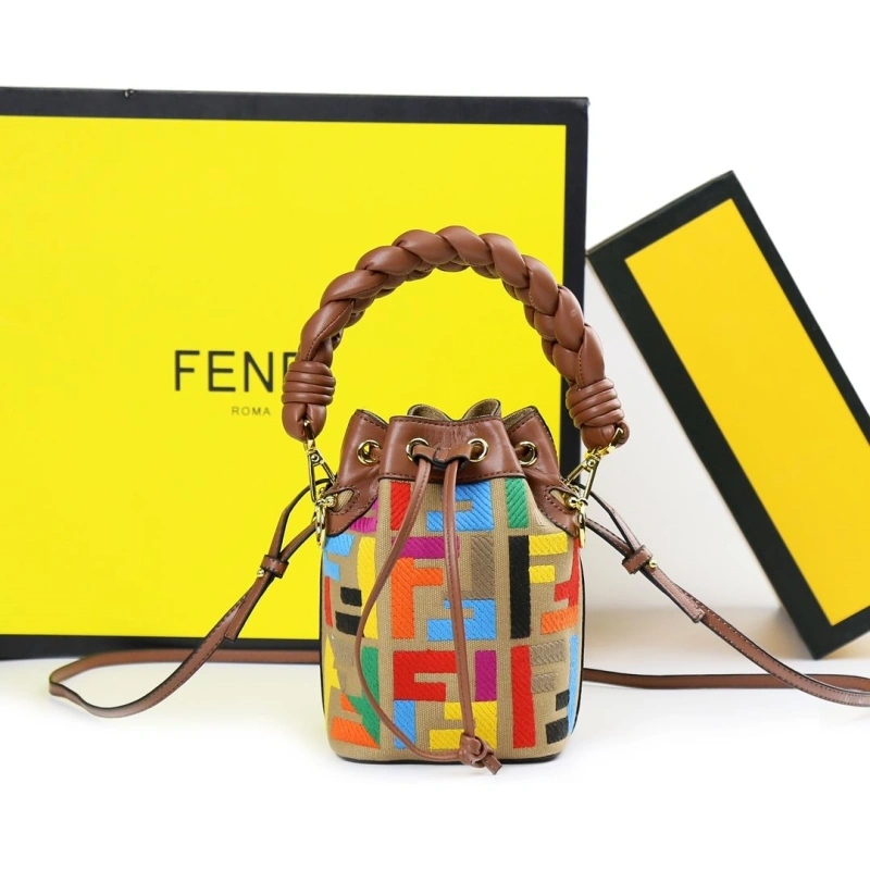 F**di bucket bags 4220-0105