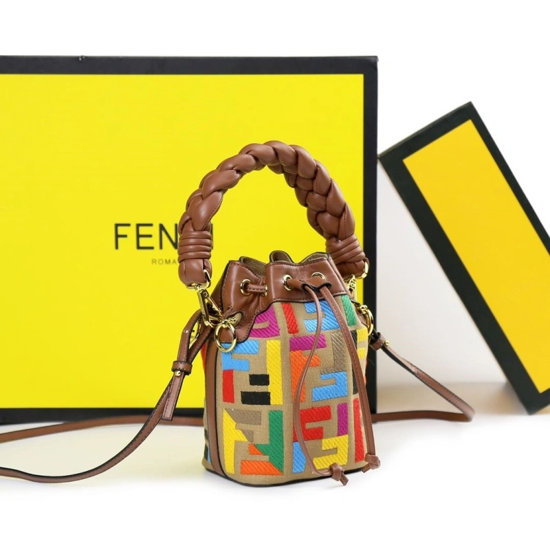 F**di bucket bags 4220-0105