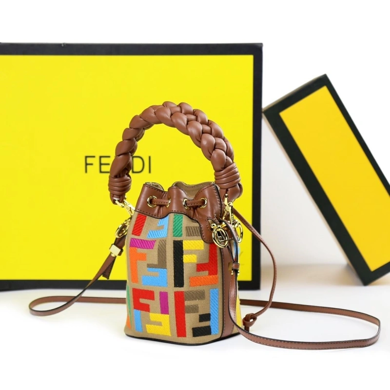 F**di bucket bags 4220-0105