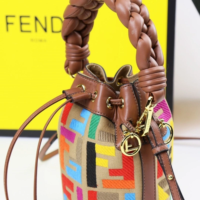 F**di bucket bags 4220-0105