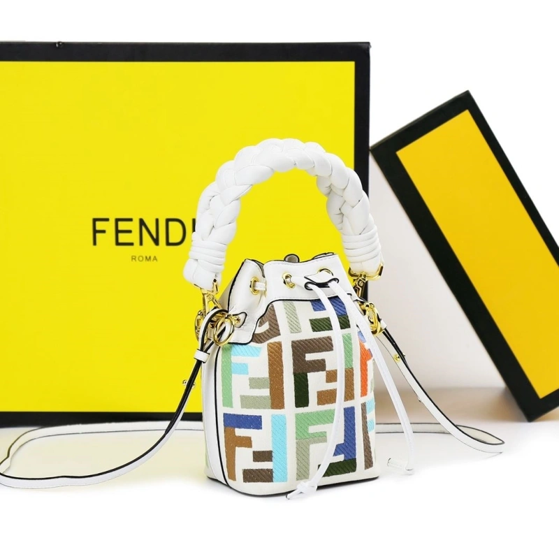 F**di bucket bags 4220-0106