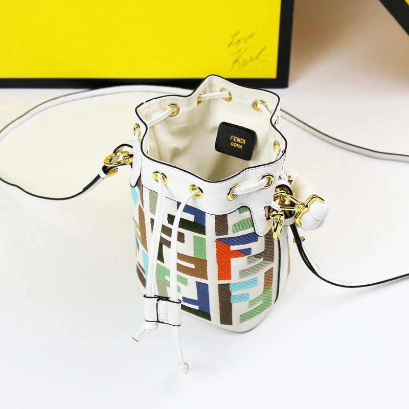 F**di bucket bags 4220-0106
