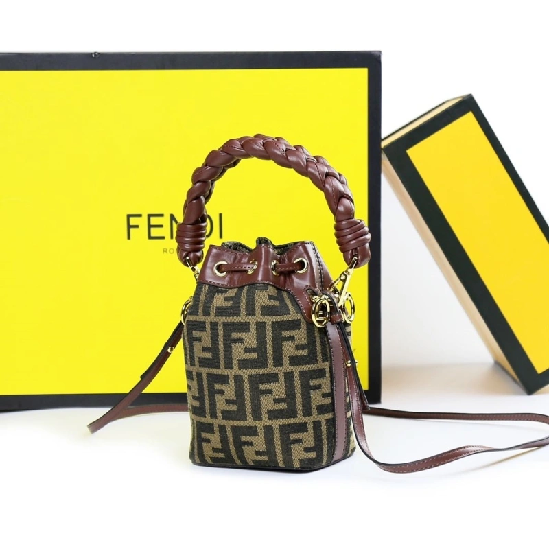 F**di bucket bags 4220-0109