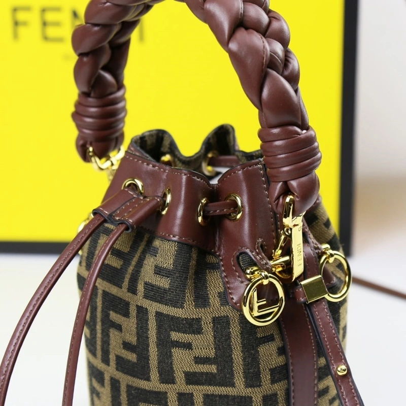 F**di bucket bags 4220-0109