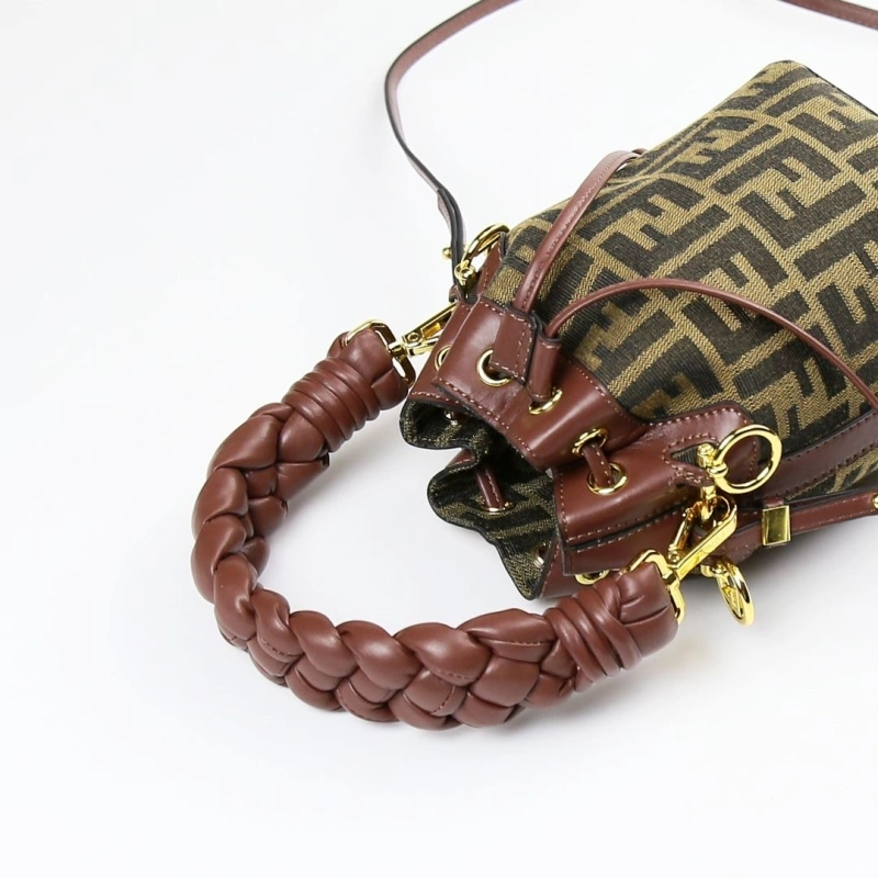 F**di bucket bags 4220-0109