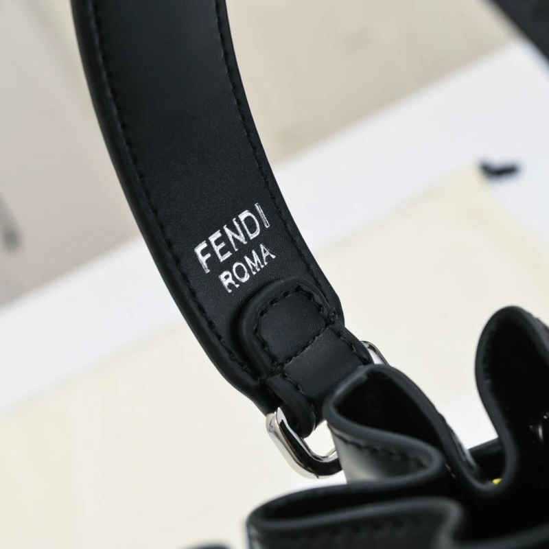 F**di bucket bags 4220-0234