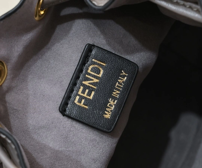 F**di bucket bags 4220-0235