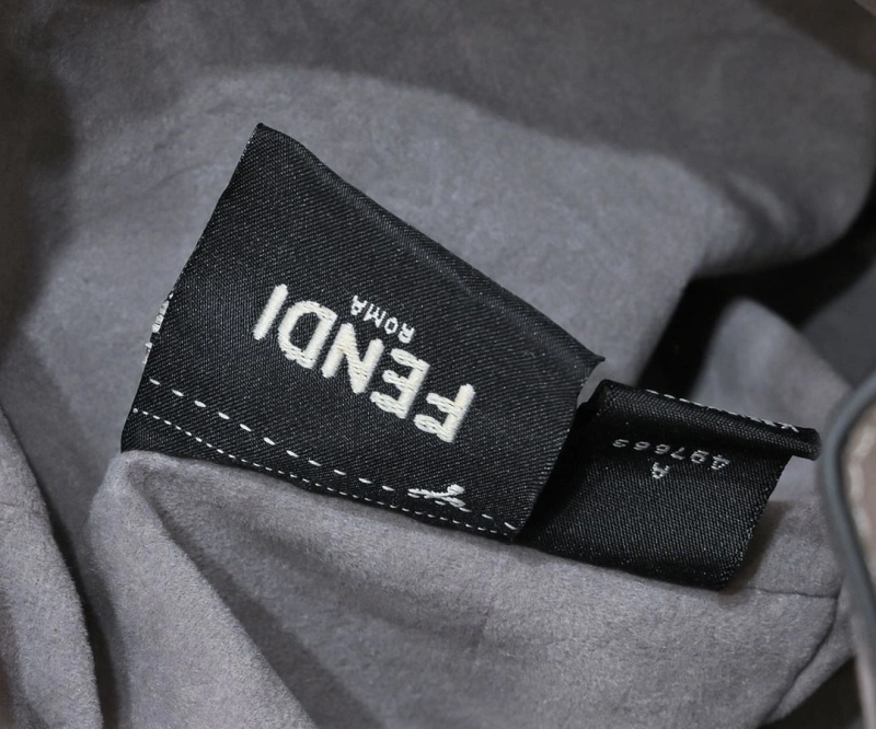 F**di bucket bags 4220-0235
