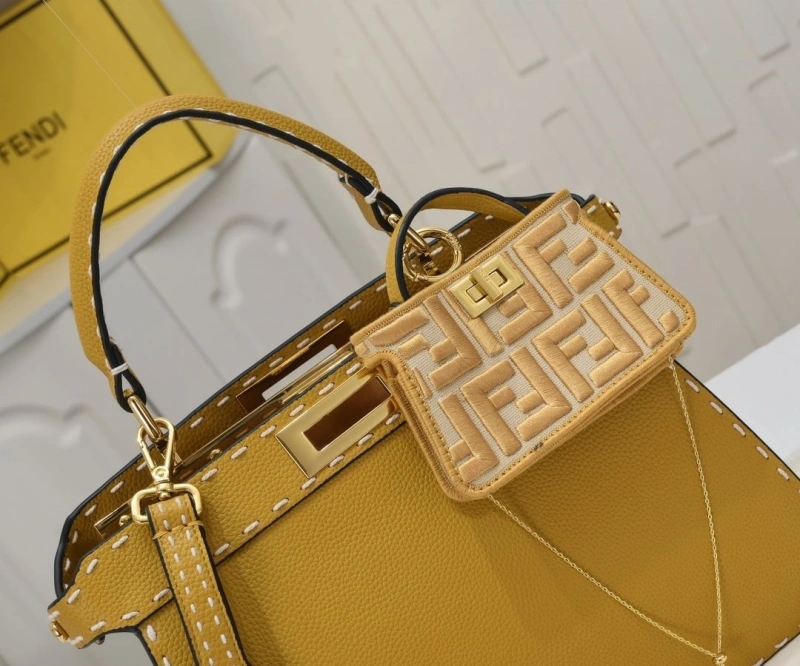 F**di shopping bags 4220-0261