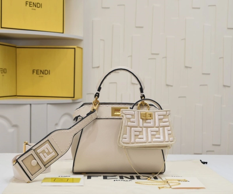 F**di shopping bags 4220-0274