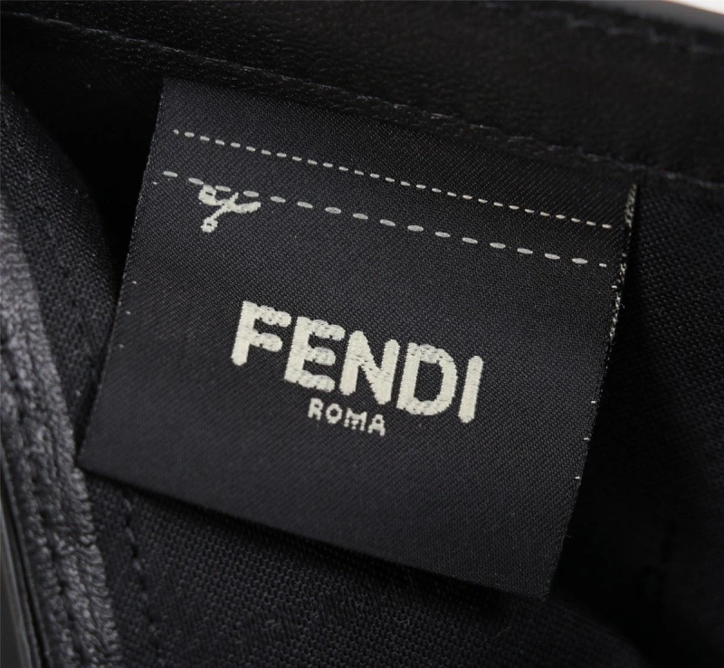 F**di wallets 4220a-0069