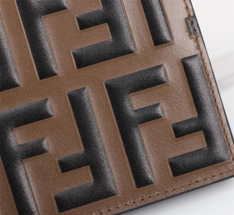 F**di wallets 4220a-0075