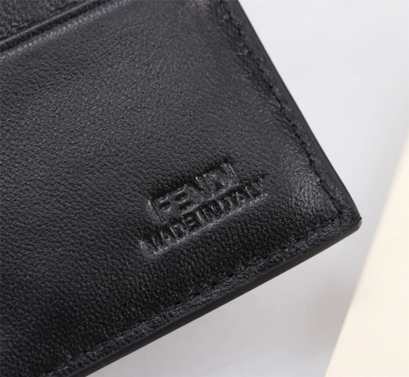 F**di wallets 4220a-0075