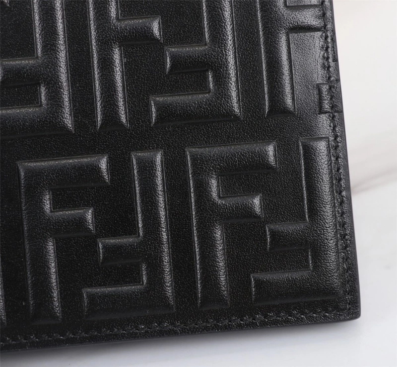 F**di wallets 4220a-0076