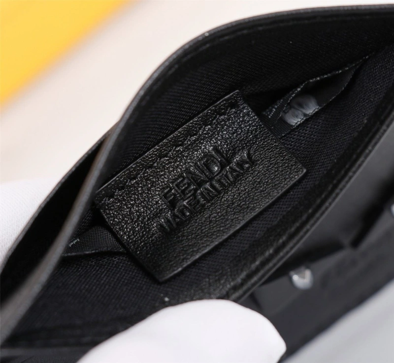 F**di wallets 4220a-0091