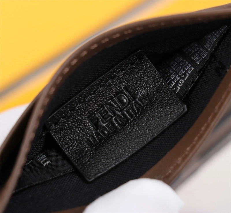 F**di wallets 4220a-0093