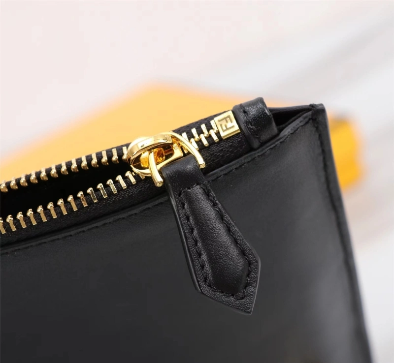 F**di cluth bags 4220a-0109
