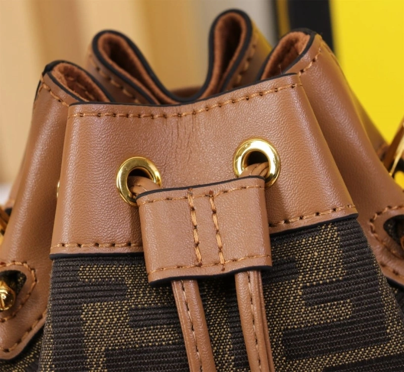 F**di bucket bags 4220a-0220