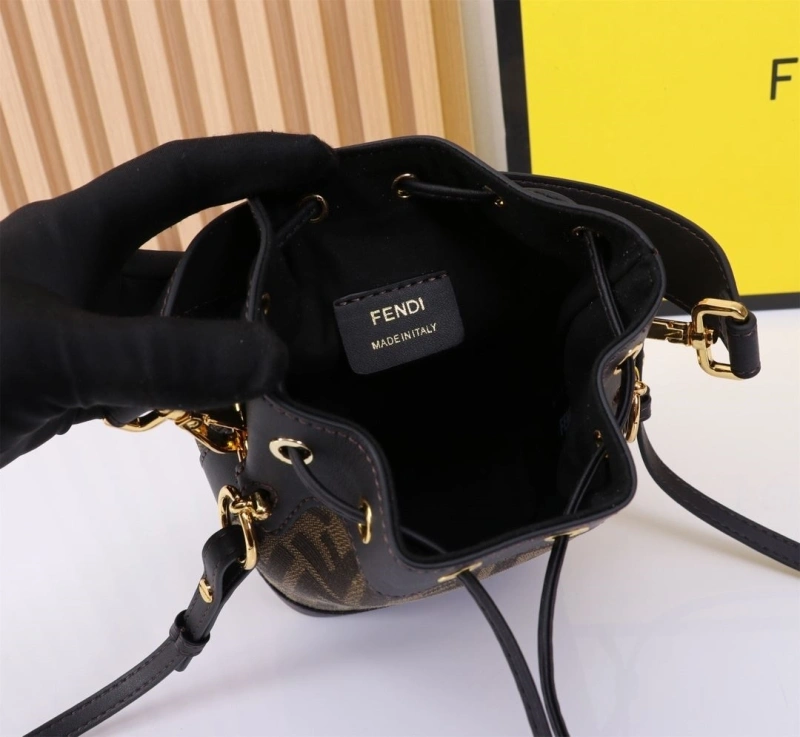 F**di bucket bags 4220a-0221