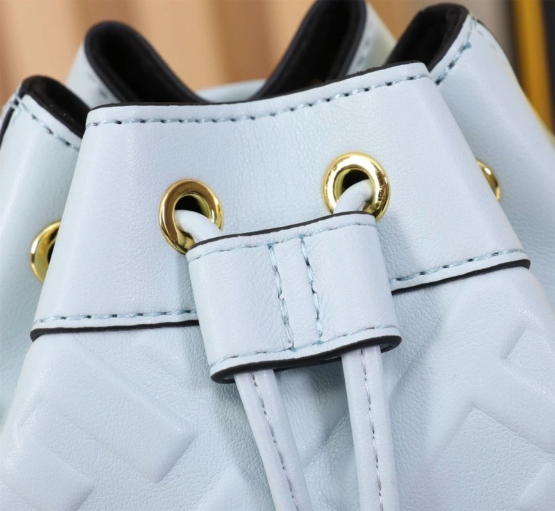 F**di bucket bags 4220a-0223
