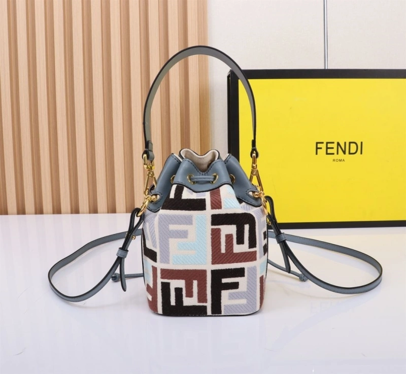 F**di bucket bags 4220a-0228