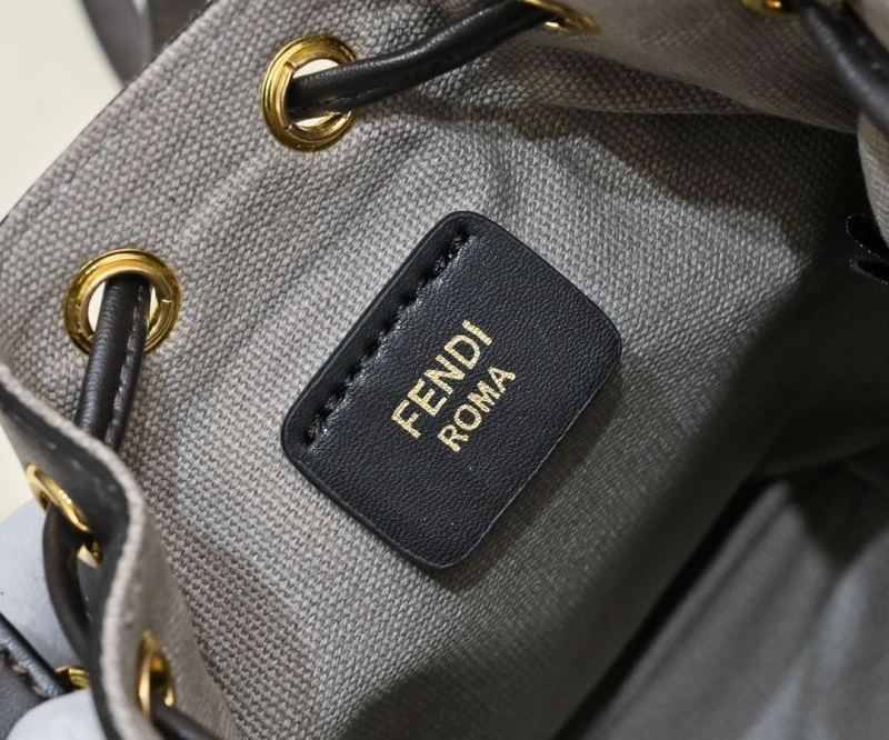 F**di bucket bags 4220a-0248