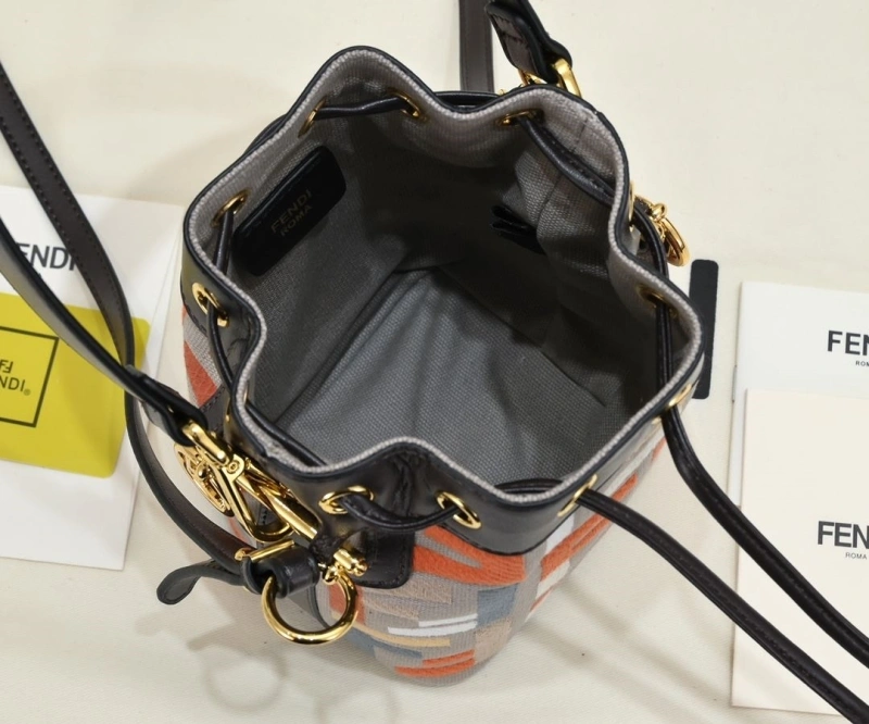 F**di bucket bags 4220a-0248