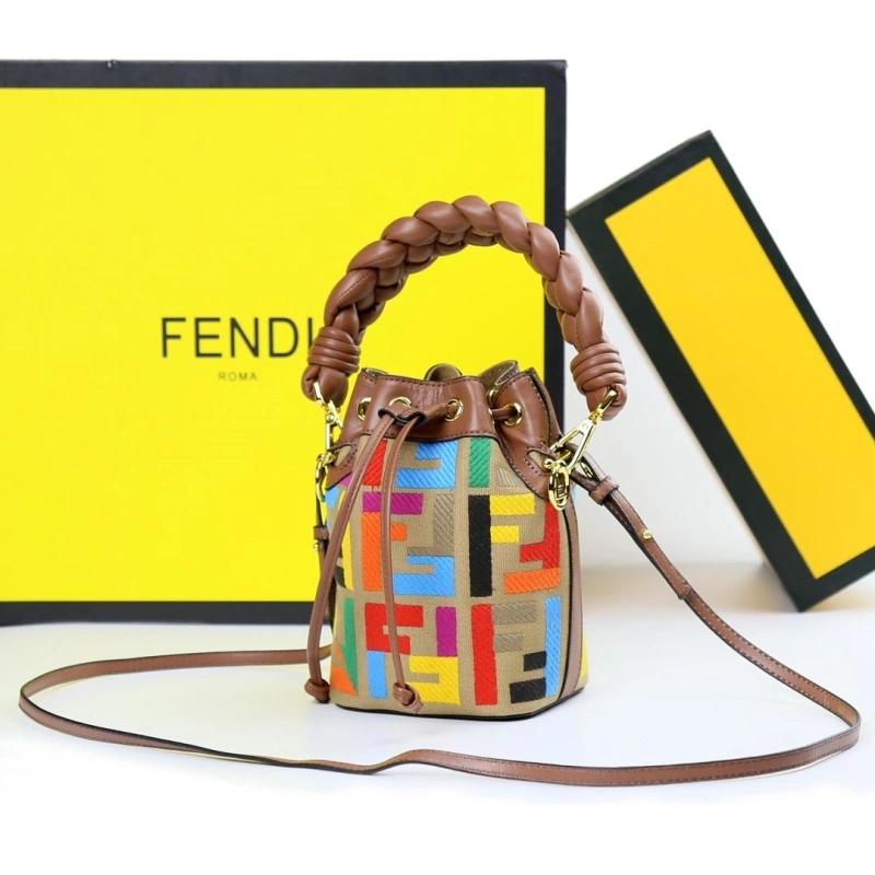 F**di bucket bags 4220a-0323