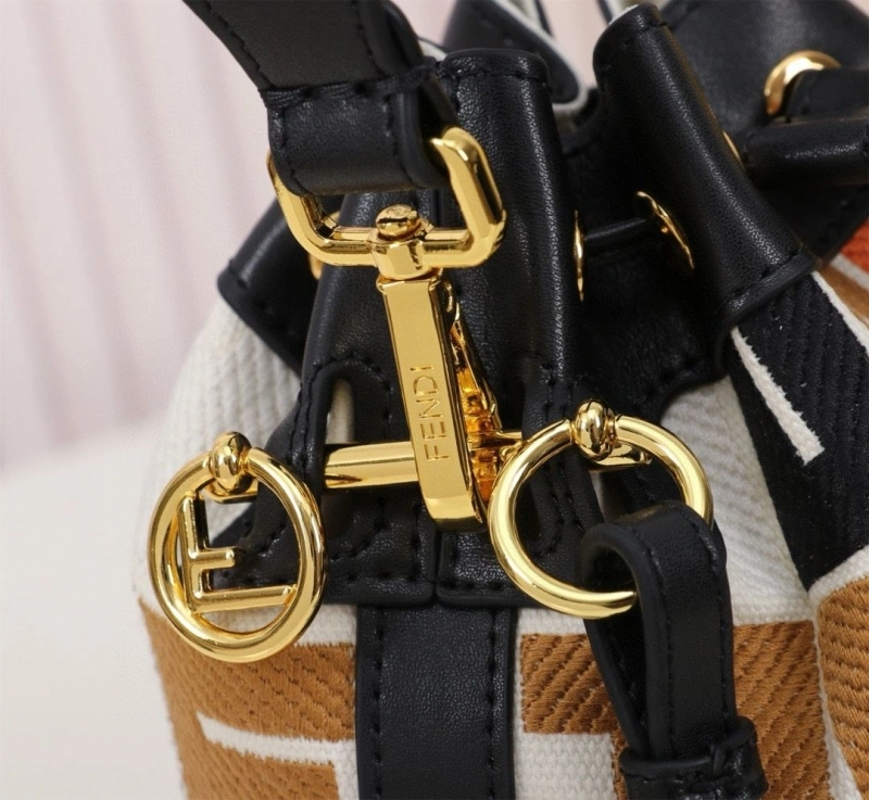 F**di bucket bags 4220a-0678