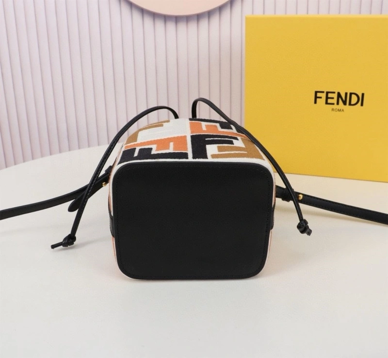 F**di bucket bags 4220a-0678