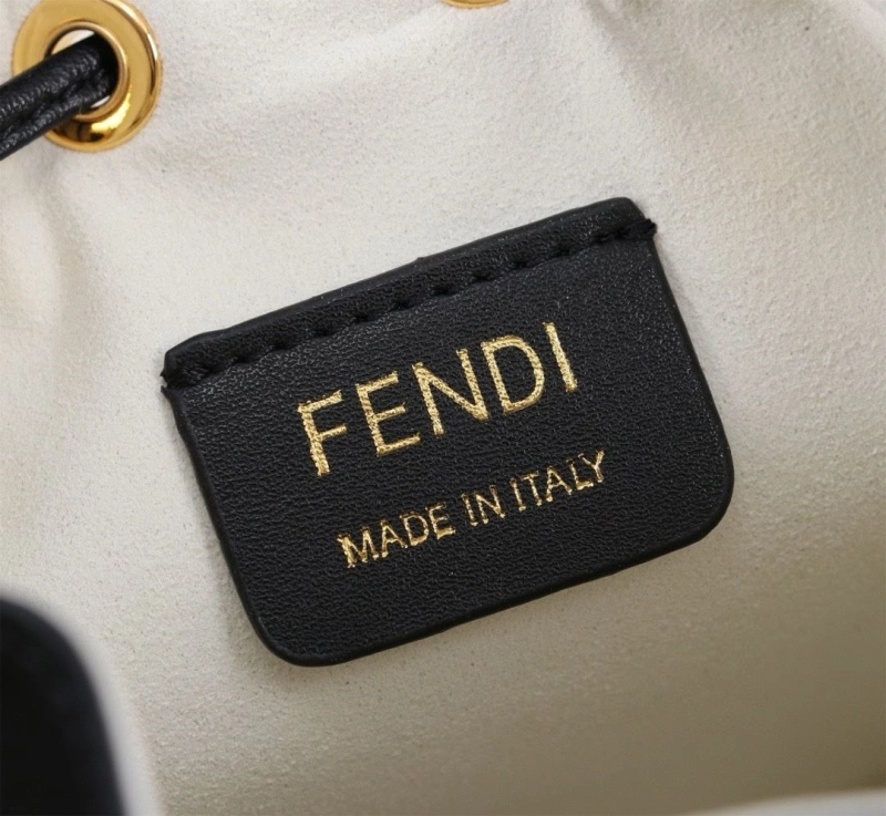 F**di bucket bags 4220a-0678