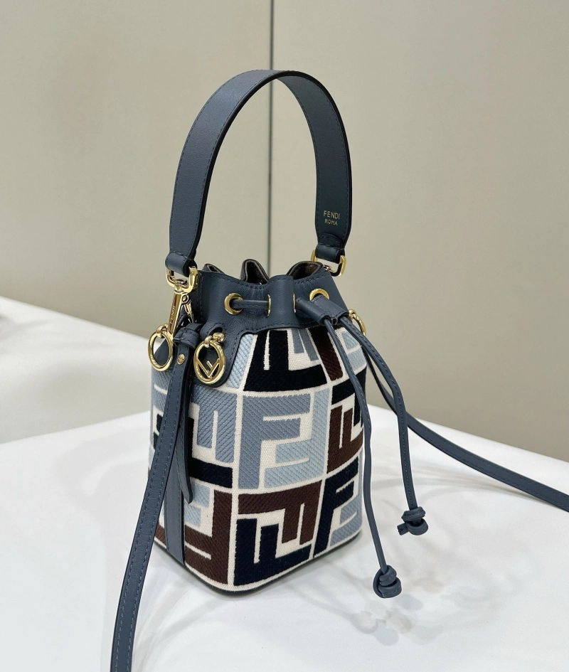 F**di bucket bags 4220a-0679