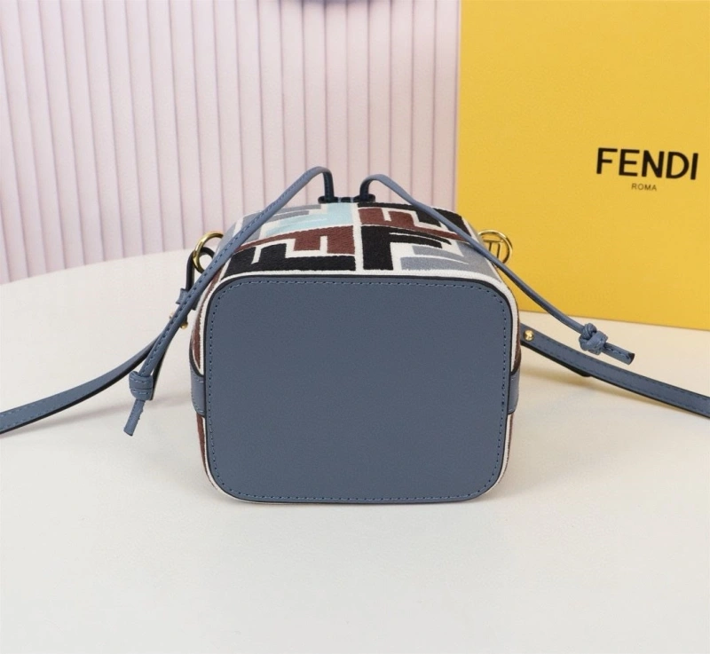 F**di bucket bags 4220a-0679