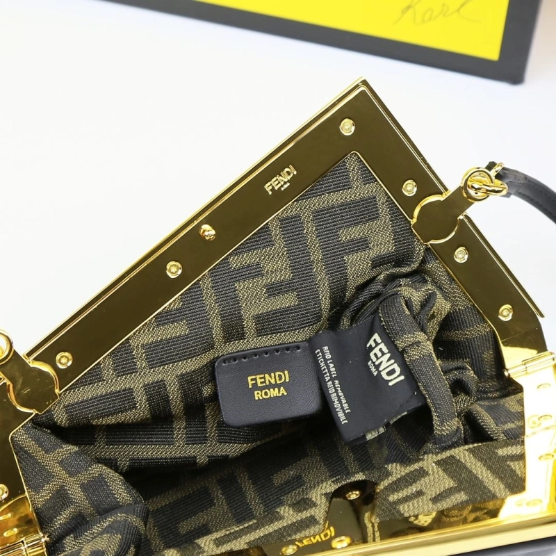 F**di first bags 4220a-0696