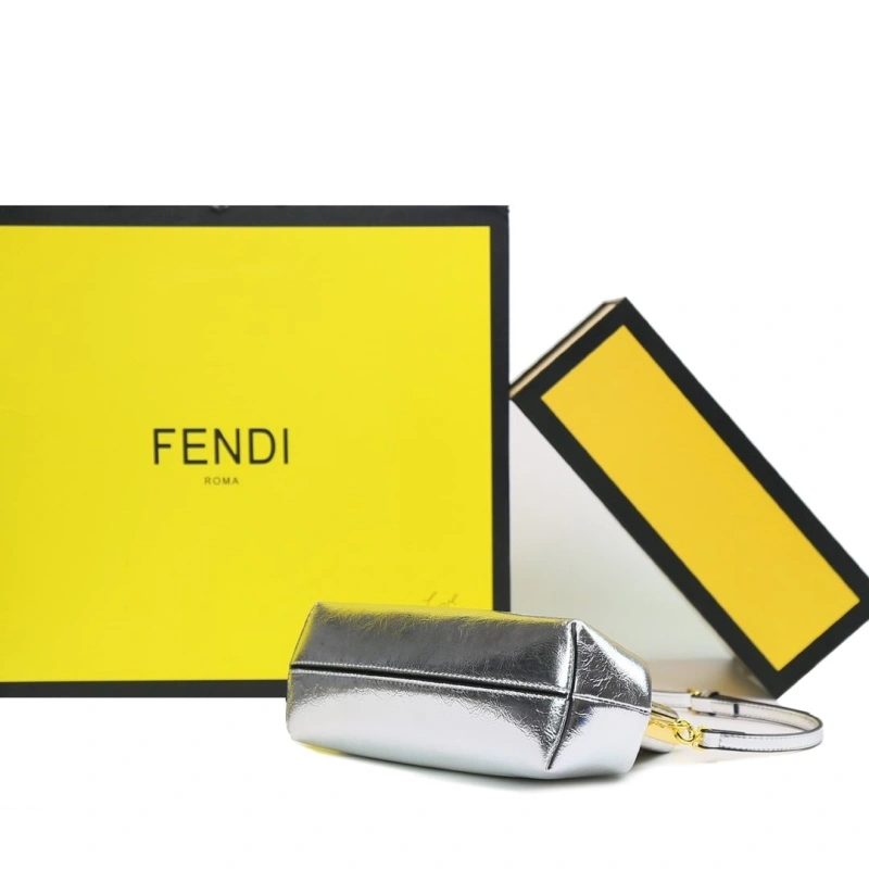 F**di first bags 4220a-0739