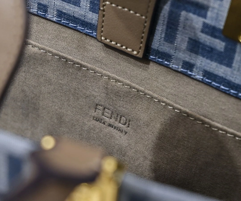 F**di shopping bags 4220c-0029