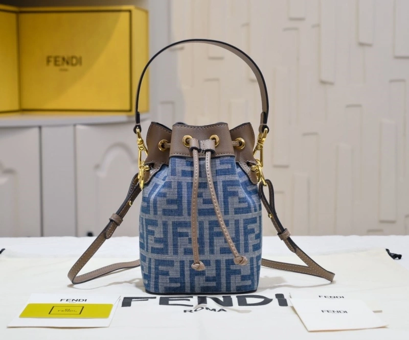 F**di bucket bags 4220c-0270