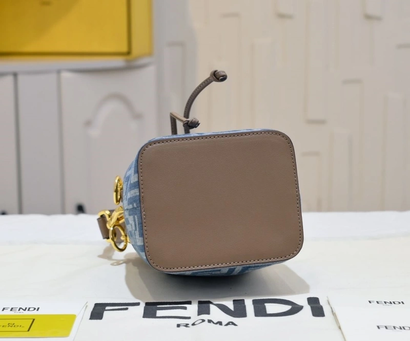 F**di bucket bags 4220c-0270