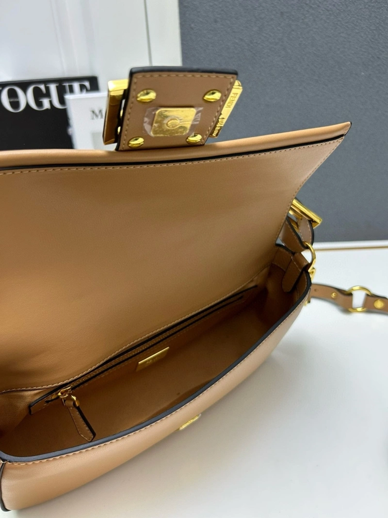 F**di baguette bags 4220d-0009