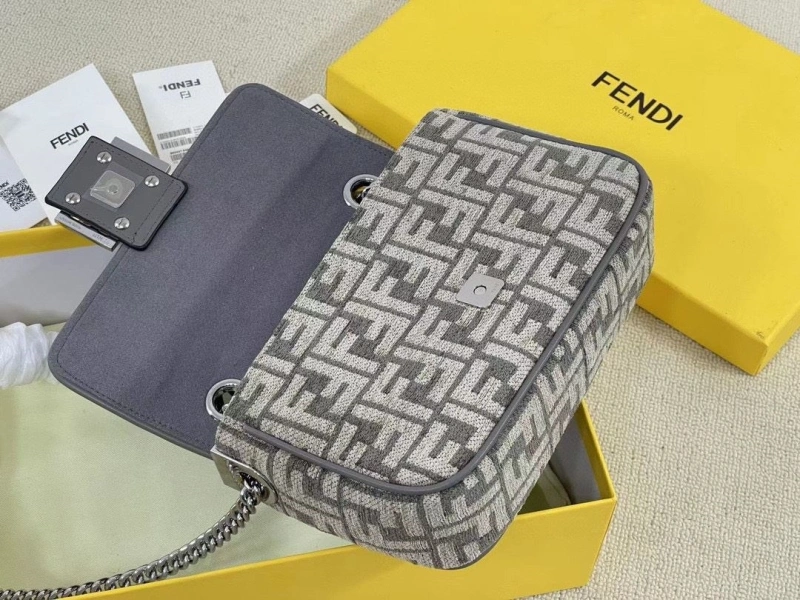 F**di baguette bags 4220d-0011