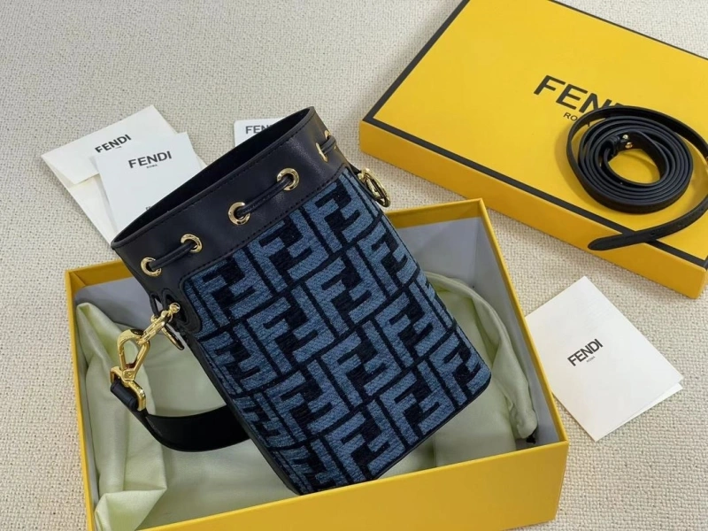 F**di bucket bags 4220d-0014