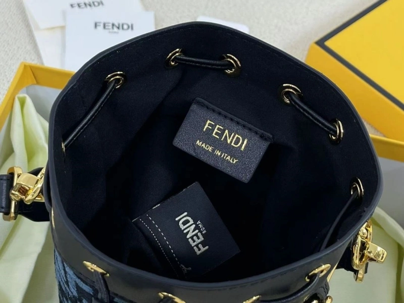 F**di bucket bags 4220d-0014