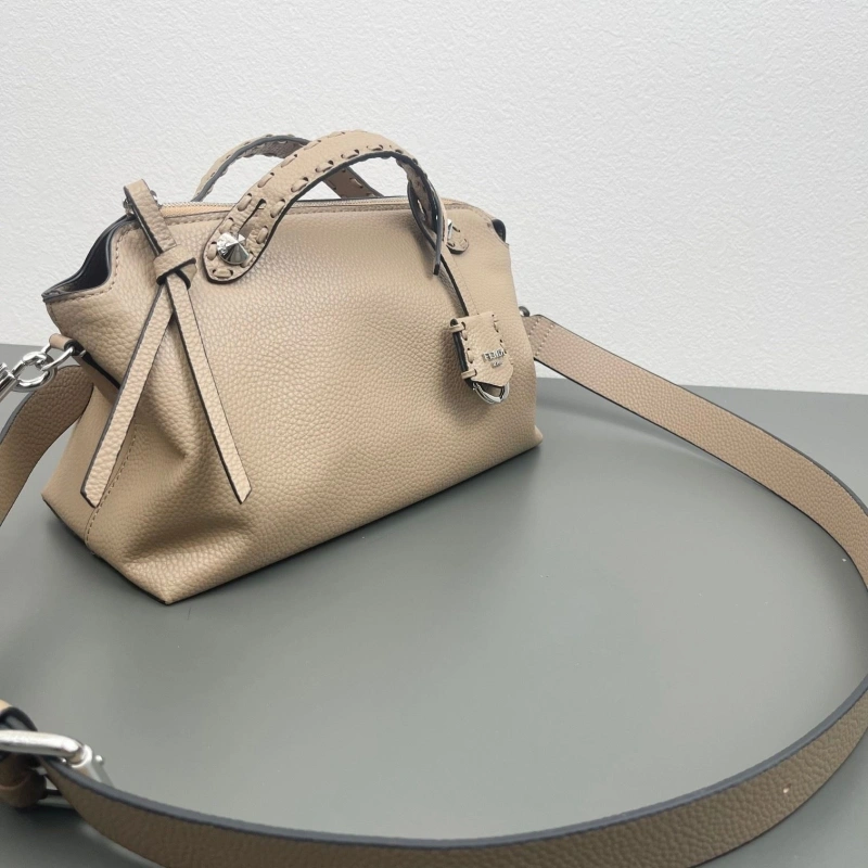 F**di top handle bags 4220d-0133
